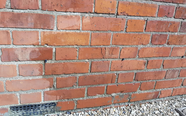 Protecting brickwork with repellent