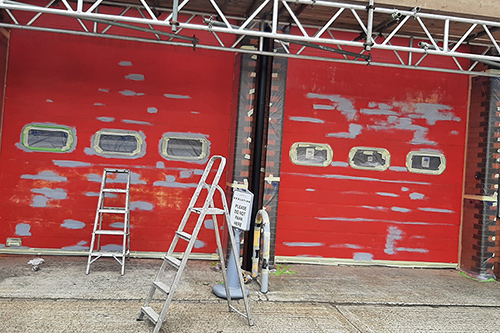 Shutters with primer