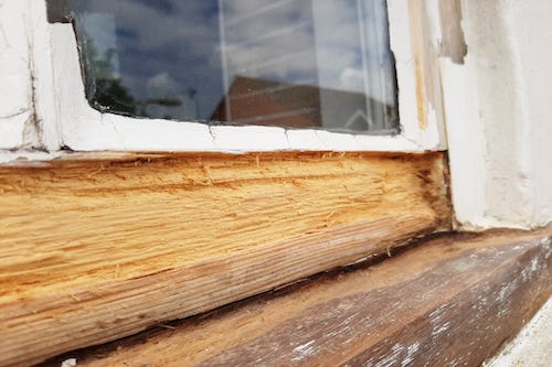 Window repairs and refurbishment to a Grade 2 listed property