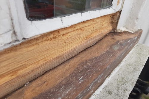 Window repairs and refurbishment to a Grade 2 listed property