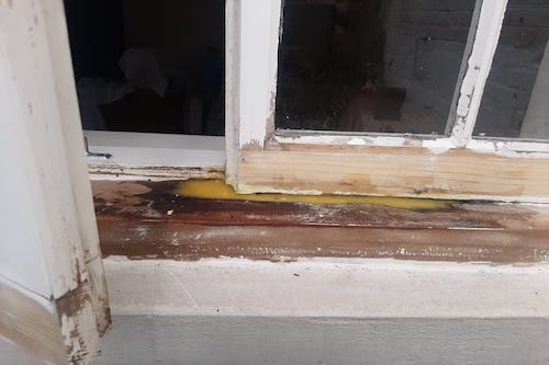 Window repairs and refurbishment to a Grade 2 listed property