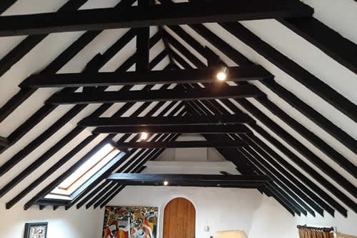 Cottage, walls and ceiling